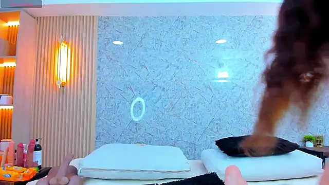 Snapshot of Antonella_west chatting on November 21, 7:57 pm Antonella west online show from November 21, 7:57 pm