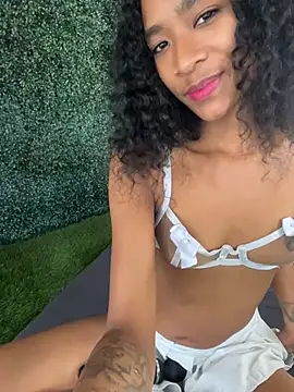 Snapshot of SweetCheeksXXX chatting on June 19, 9:31 pm SweetCheeksXXX online show from June 19, 9:31 pm