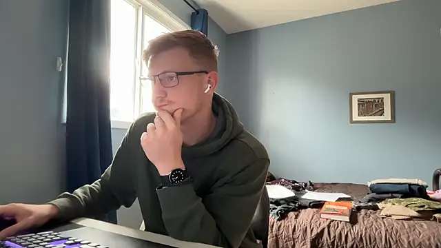 lustylyndon online show from June 11, 4:59 pm