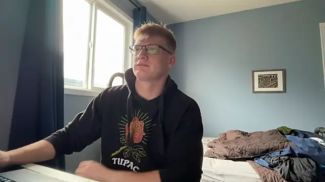 lustylyndon online show from May 14, 4:26 pm