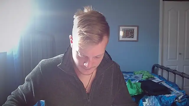 Snapshot of lustylyndon chatting on February 6, 4:47 pm lustylyndon online show from February 6, 4:47 pm