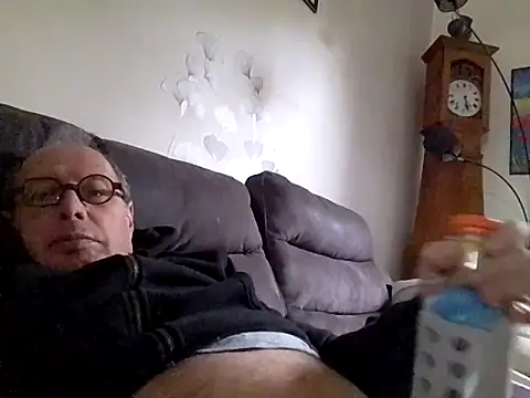 Vince072 online show from October 10, 6:36 am