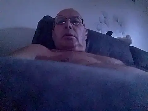 Vince072 online show from July 11, 4:13 am