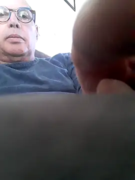 Vince072 online show from October 7, 7:42 am