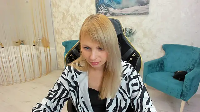 LindaSandy 1 online show from September 24, 6:09 am