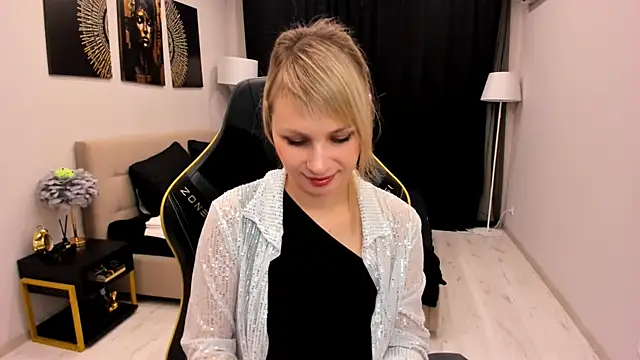 LindaSandy 1 online show from February 7, 4:20 am