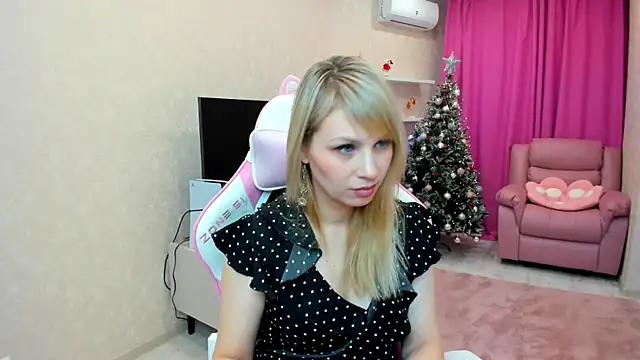 LindaSandy 1 online show from January 10, 6:20 am