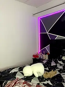 jazminslut online show from December 14, 2:40 am