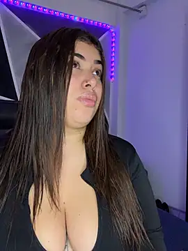 Snapshot of jazminslut chatting on June 10, 12:23 am jazminslut online show from June 10, 12:23 am