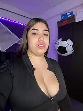 Snapshot of jazminslut chatting on July 5, 3:00 am jazminslut online show from July 5, 3:00 am