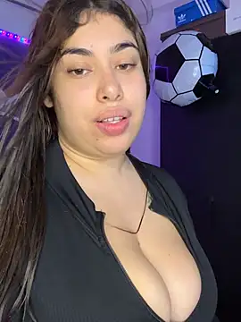 Snapshot of jazminslut chatting on July 19, 12:19 am jazminslut online show from July 19, 12:19 am