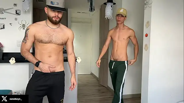 Snapshot of zoneboys chatting on October 8, 9:26 pm zoneboys online show from October 8, 9:26 pm