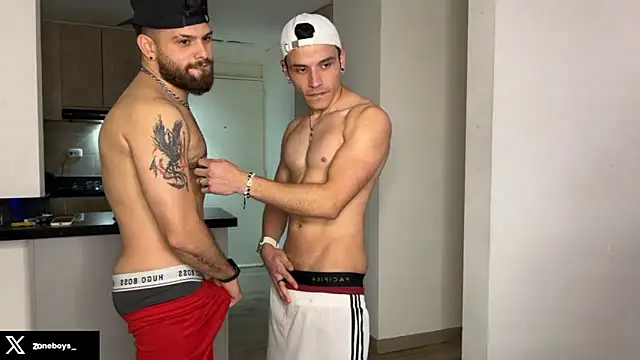 Snapshot of zoneboys chatting on November 27, 12:11 am zoneboys online show from November 27, 12:11 am