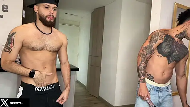 Snapshot of zoneboys chatting on February 20, 11:06 pm zoneboys online show from February 20, 11:06 pm