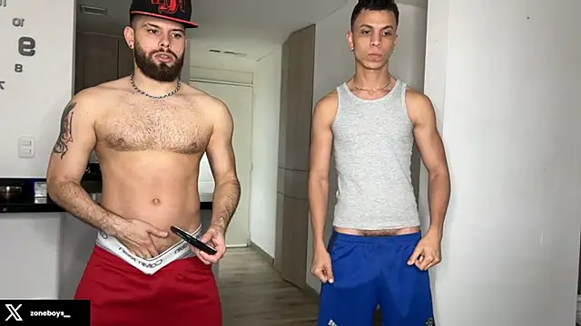 Snapshot of zoneboys chatting on November 14, 10:46 pm zoneboys online show from November 14, 10:46 pm