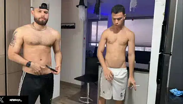 Snapshot of zoneboys chatting on October 9, 10:10 pm zoneboys online show from October 9, 10:10 pm