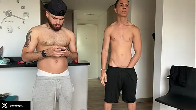 Snapshot of zoneboys chatting on September 26, 9:43 pm zoneboys online show from September 26, 9:43 pm