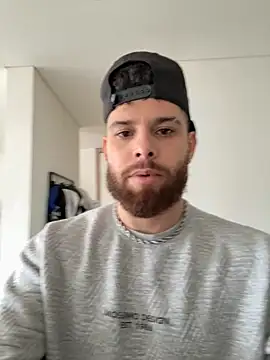 Snapshot of zoneboys chatting on September 17, 7:38 pm zoneboys online show from September 17, 7:38 pm