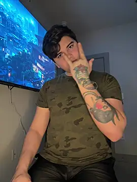 Snapshot of BenItsBack11 chatting on March 23, 4:38 am BenItsBack11 online show from March 23, 4:38 am