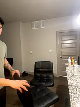 Snapshot of BenItsBack11 chatting on December 17, 7:02 am BenItsBack11 online show from December 17, 7:02 am