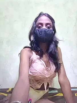 Snapshot of Riya_R24 chatting on October 6, 6:47 am Riya R24 online show from October 6, 6:47 am
