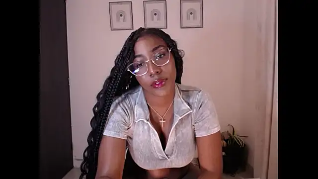 Snapshot of lia_rouseyy chatting on March 8, 3:21 am lia rouseyy online show from March 8, 3:21 am