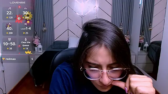 alesiamoore online show from March 10, 4:55 pm