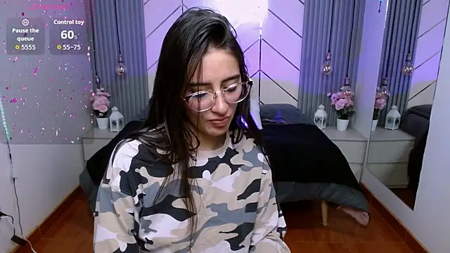 alesiamoore online show from March 24, 3:56 pm