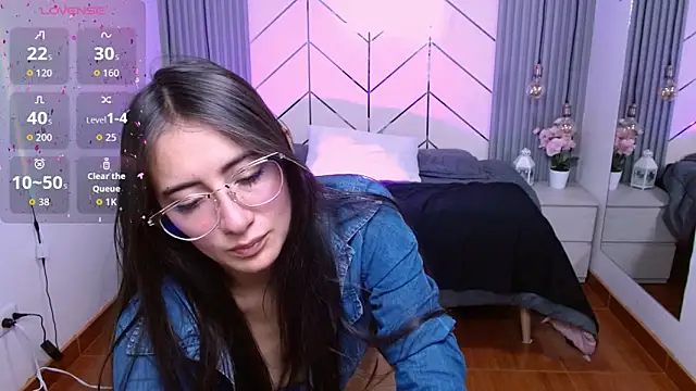 alesiamoore online show from March 31, 2:30 pm