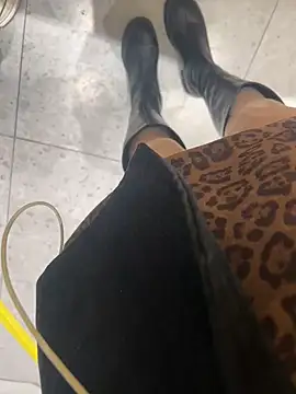 xiaoyuan01 online show from November 6, 4:05 am