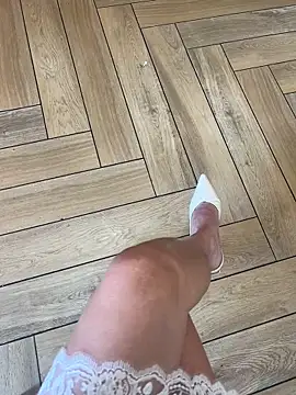 xiaoyuan01 online show from April 18, 4:04 am