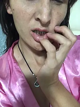 Snapshot of NikaSwan2831 chatting on September 13, 7:47 pm NikaSwan2831 online show from September 13, 7:47 pm