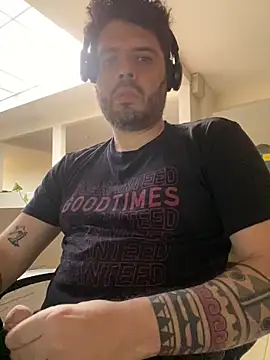 uto857 online show from November 18, 8:45 pm