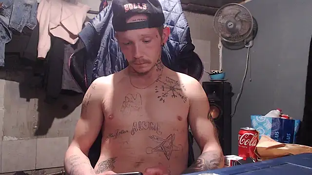 Snapshot of mastertrap chatting on December 16, 5:22 am mastertrap online show from December 16, 5:22 am