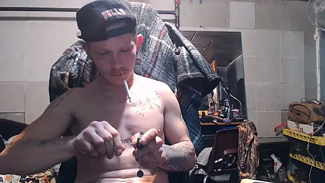 Snapshot of mastertrap chatting on December 3, 7:41 am mastertrap online show from December 3, 7:41 am