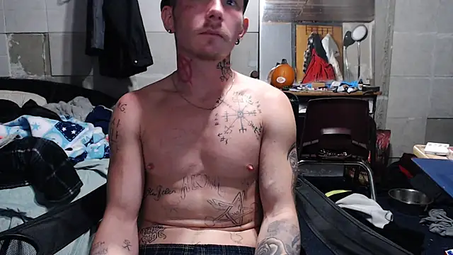 Snapshot of mastertrap chatting on November 9, 7:23 am mastertrap online show from November 9, 7:23 am