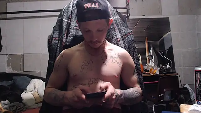 Snapshot of mastertrap chatting on December 14, 8:09 am mastertrap online show from December 14, 8:09 am