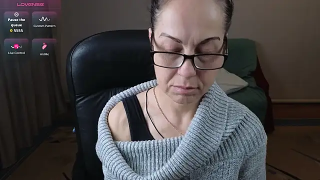 Snapshot of Ronda_Roni chatting on January 9, 2:13 pm Ronda Roni online show from January 9, 2:13 pm