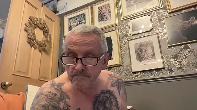 poggles online show from February 11, 4:29 pm