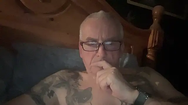 poggles online show from November 27, 9:37 pm