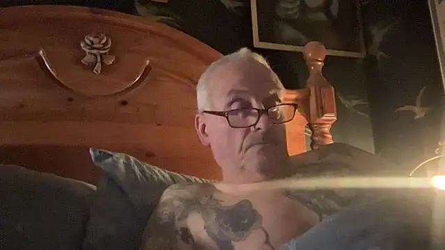 poggles online show from November 30, 9:59 pm