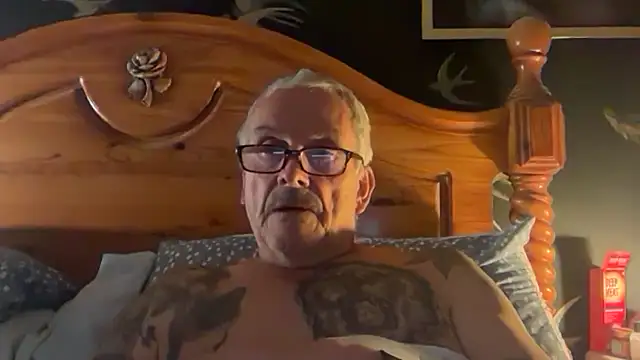 poggles online show from October 16, 7:00 pm