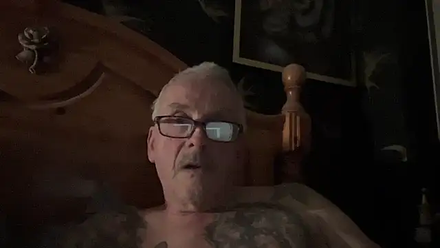 poggles online show from February 19, 8:06 pm