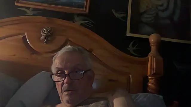 poggles online show from October 29, 7:35 pm