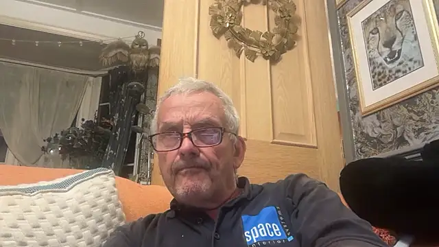 poggles online show from October 28, 9:36 pm