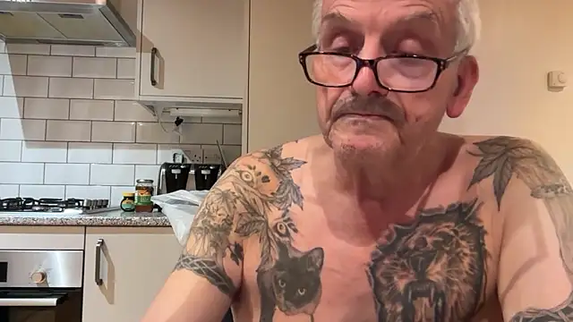 poggles online show from September 18, 7:50 pm