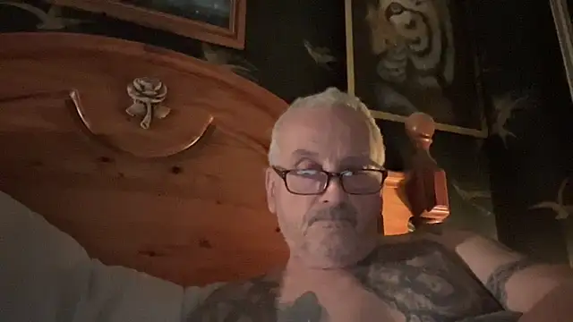 poggles online show from February 13, 8:09 pm