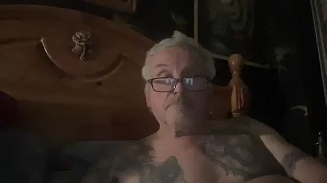 poggles online show from November 24, 8:09 pm