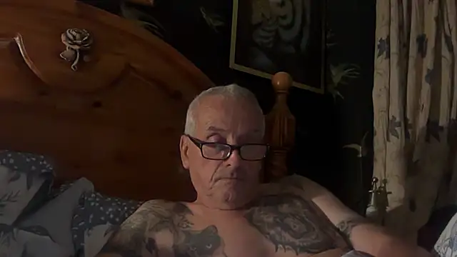 poggles online show from September 9, 8:29 pm