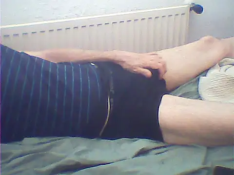 Snapshot of rimbaud77 chatting on September 16, 2:40 pm rimbaud77 online show from September 16, 2:40 pm